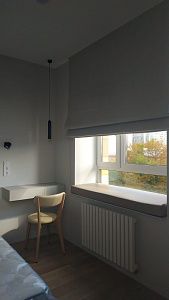 Бежевый матрас на подоконник на окно для мягкой посадки. Отзыв клиента Гливер, рейтинг 5 звезд.