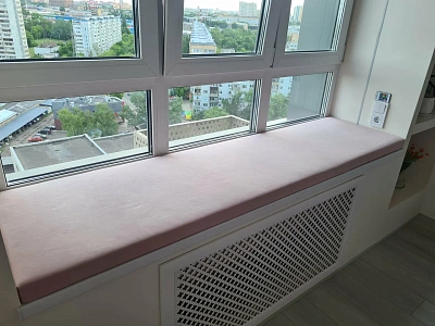 Розовый матрасик на подоконник точно по размеру на заказ от фабрики Гливер. Отзыв клиента с рейтингом 5 звезд. 