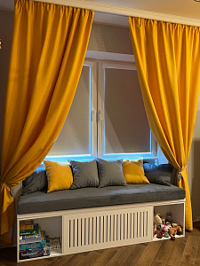 Матрасик и подушки в сером цвете с яркими акцентами на подоконник в детскую комнату. Мягкая зона для игры и отдыха. Отзыв клиента, 5 звезд