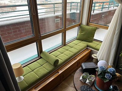 Зеленый матрасик, подушки, валики на подоконник на балкон, веранду, в гостиную. Отзыв с рейтингом 5 звезд. 