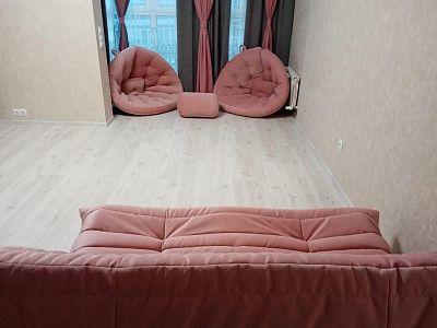 Необычный дизайн дома с бескаркасной мебелью: отзыв. Фото интерьера. Рейтинг 5 звезд.