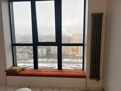 Матрасик на подоконник в современном интерьере дома. Реальный отзыв с фото и рейтингом 5 звезд.