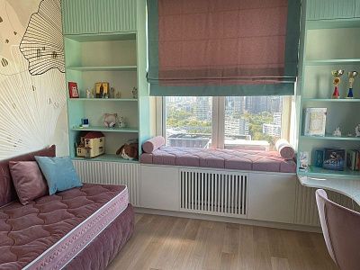 Розовый матрасик на подоконник в детскую комнату, уютный уголок для отдыха. Отзыв 5 звезд.