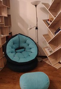 Удобное кресло для просмотра телевизора: отзыв о комфорте. Фото в гостиной. 5 звезд.