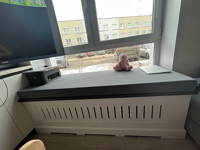 Серый матрас на подоконник точно по размеру на заказ от фабрики Гливер. Отзыв клиента с оценкой 5. 